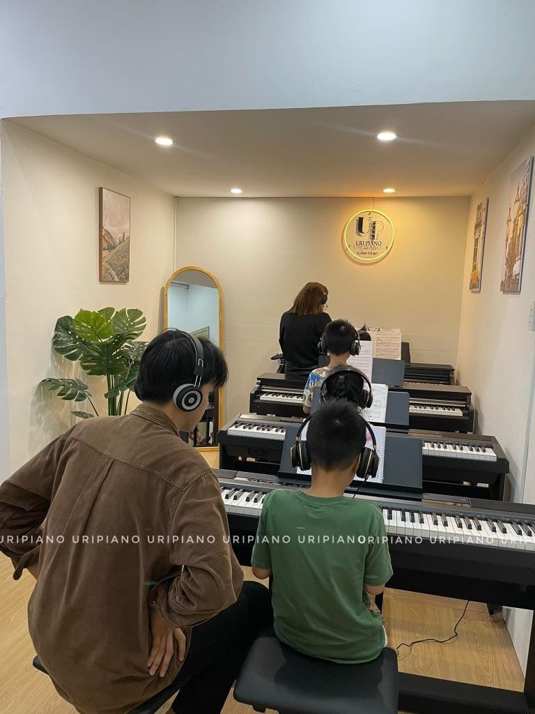 Cozy Uri Piano classroom interior in Da Nang